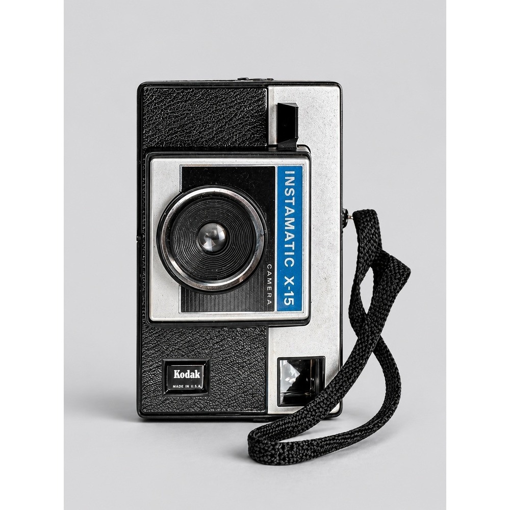 Vintage Kodak Instamatic X-15 Camera w Case Flash Cubes Kit 1970s USA